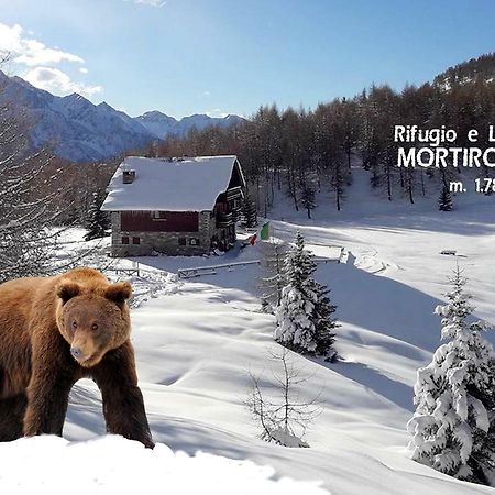 Rifugio Al Lago Del Mortirolo In Inverno Raggiungibile Solo A Piedi Monno Exterior photo