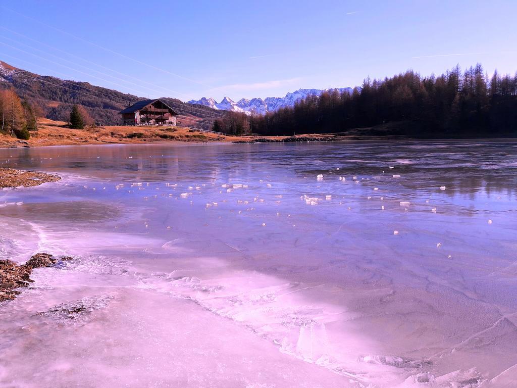 Rifugio Al Lago Del Mortirolo In Inverno Raggiungibile Solo A Piedi Monno Exterior photo