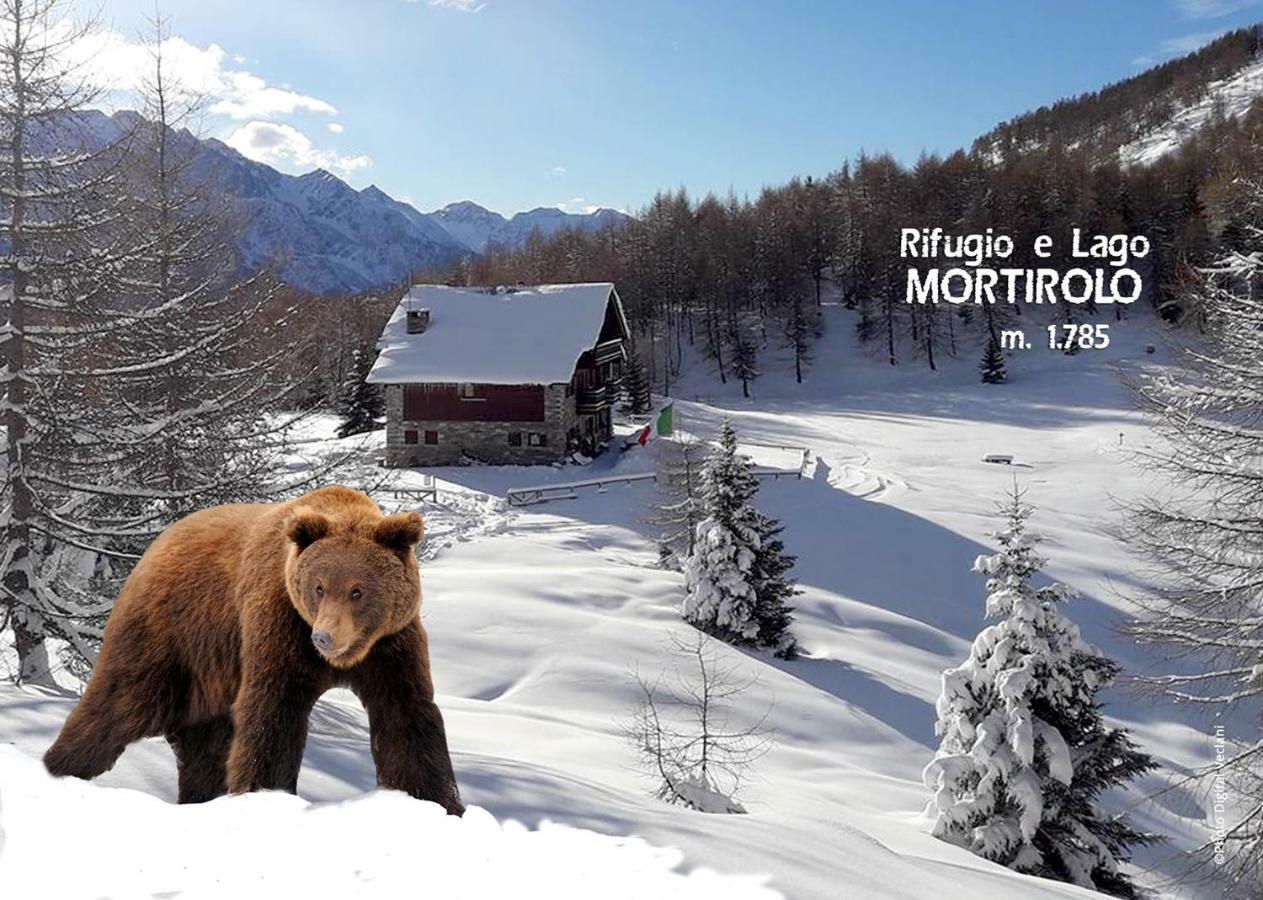 Rifugio Al Lago Del Mortirolo In Inverno Raggiungibile Solo A Piedi Monno Exterior photo